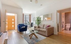 1 Bed Apartment - Redhill Central, Surrey, Gatwick #3