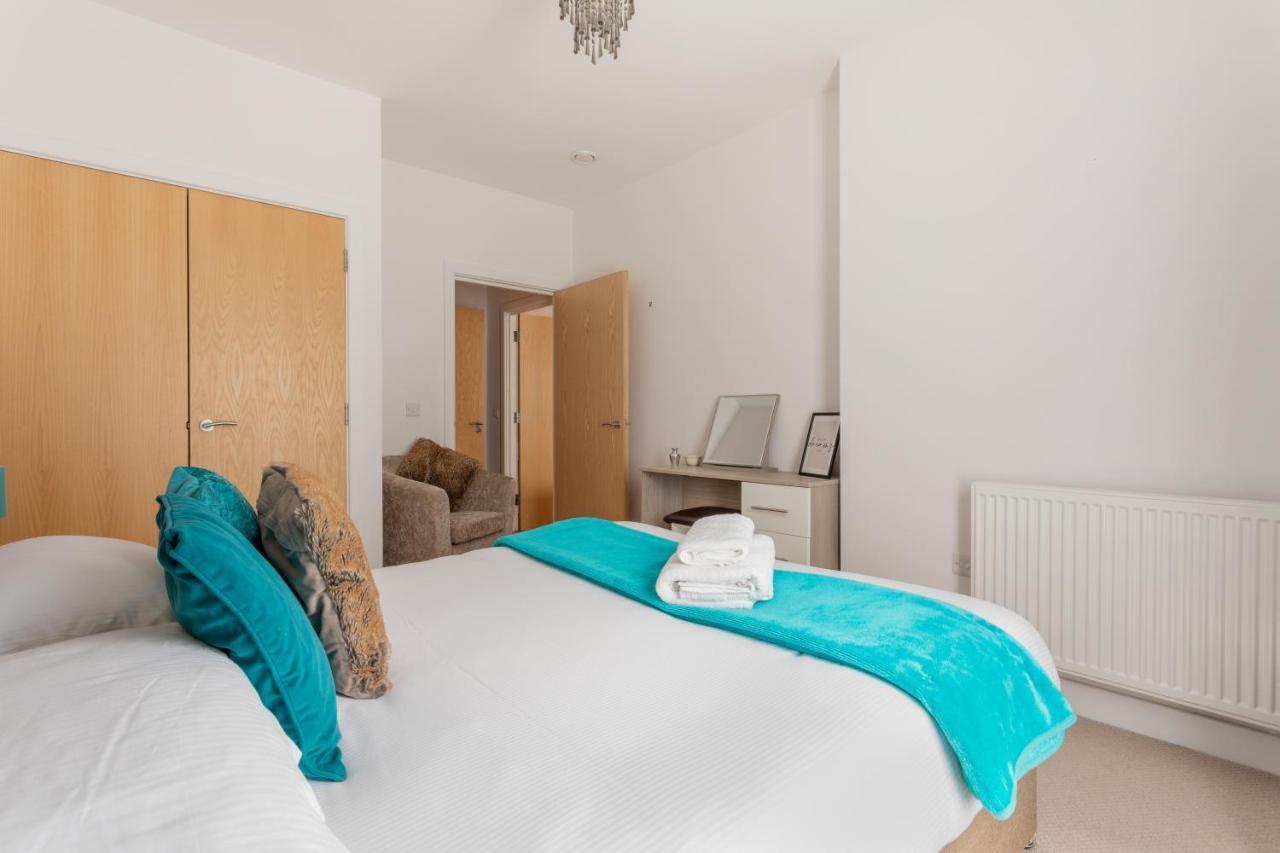 1 Bed Apartment - Redhill Central, Surrey, Gatwick #3 Exterior photo